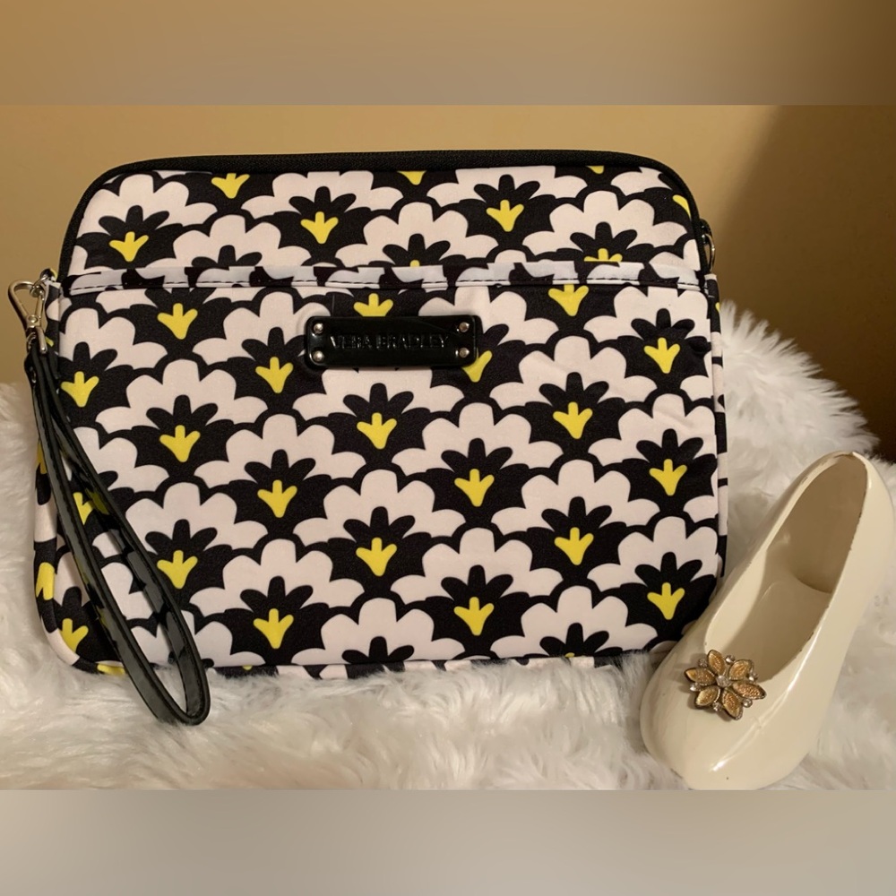 VERA BRADLEY fanfare fans, black and yellow neoprene zippered tablet sleeve